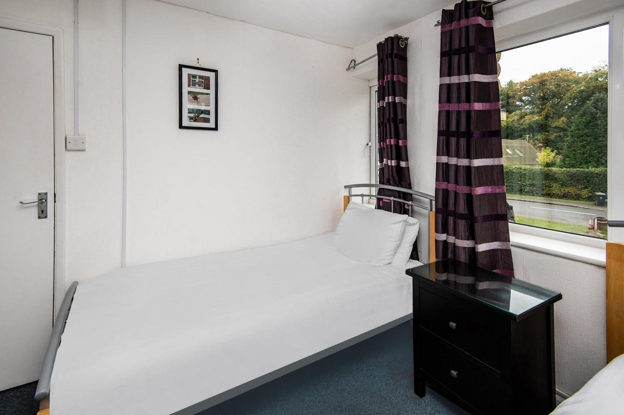 Chris'S Motel Stokenchurch Dış mekan fotoğraf