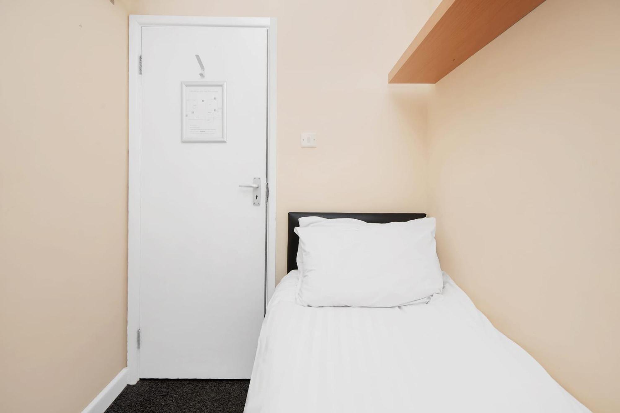 Chris'S Motel Stokenchurch Dış mekan fotoğraf