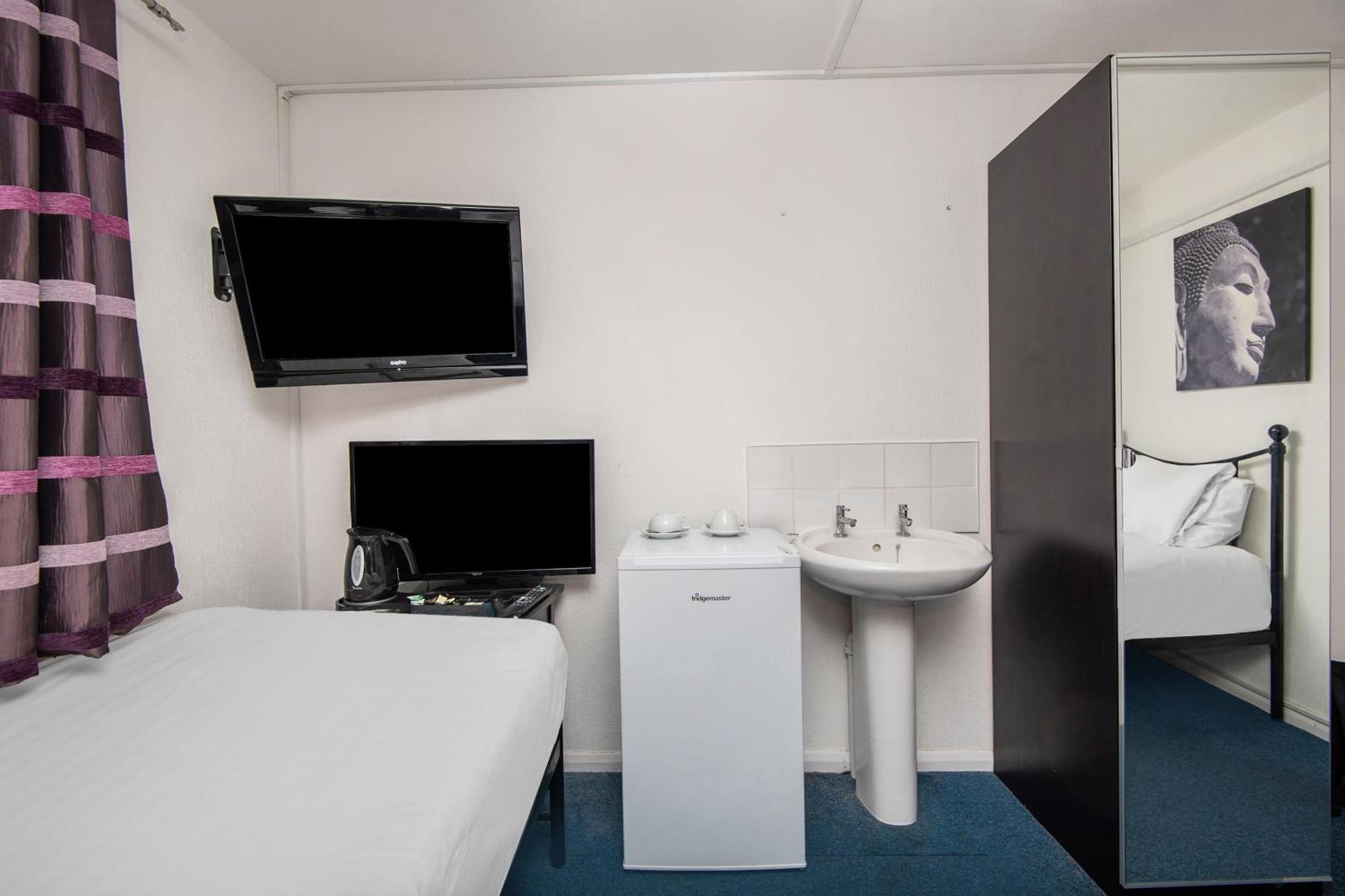 Chris'S Motel Stokenchurch Dış mekan fotoğraf