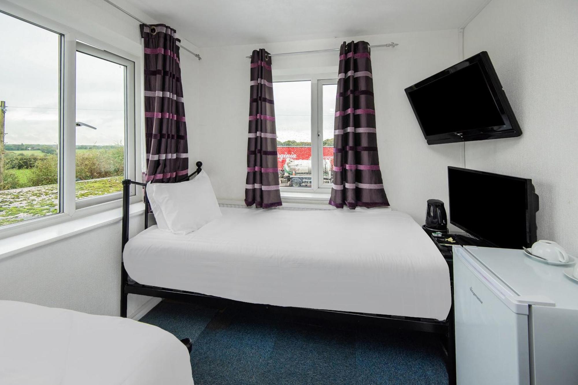 Chris'S Motel Stokenchurch Dış mekan fotoğraf
