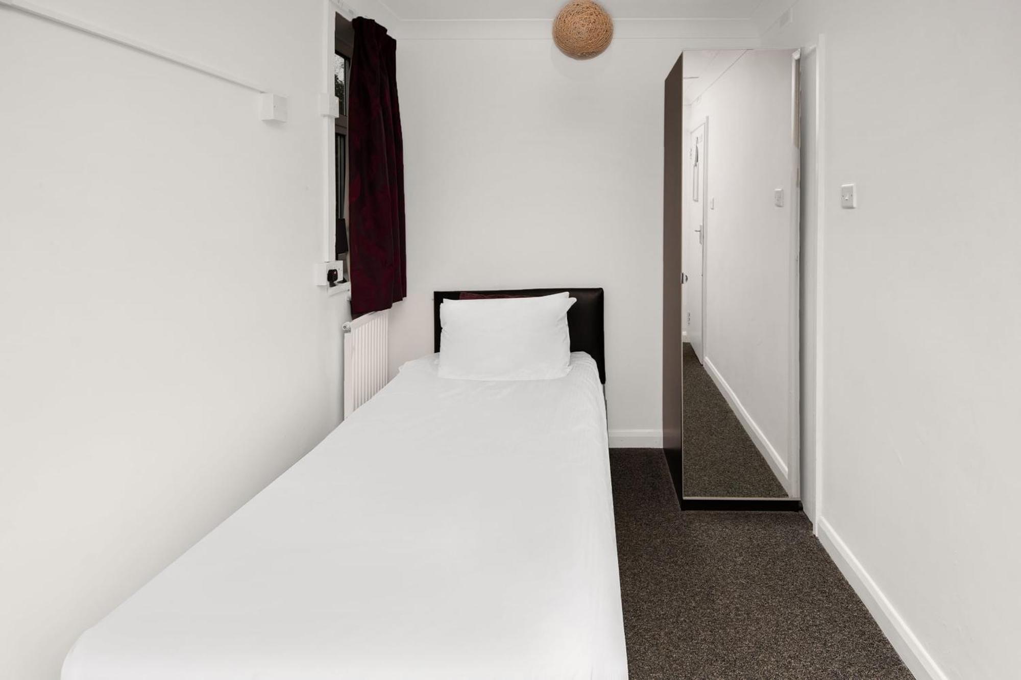 Chris'S Motel Stokenchurch Dış mekan fotoğraf