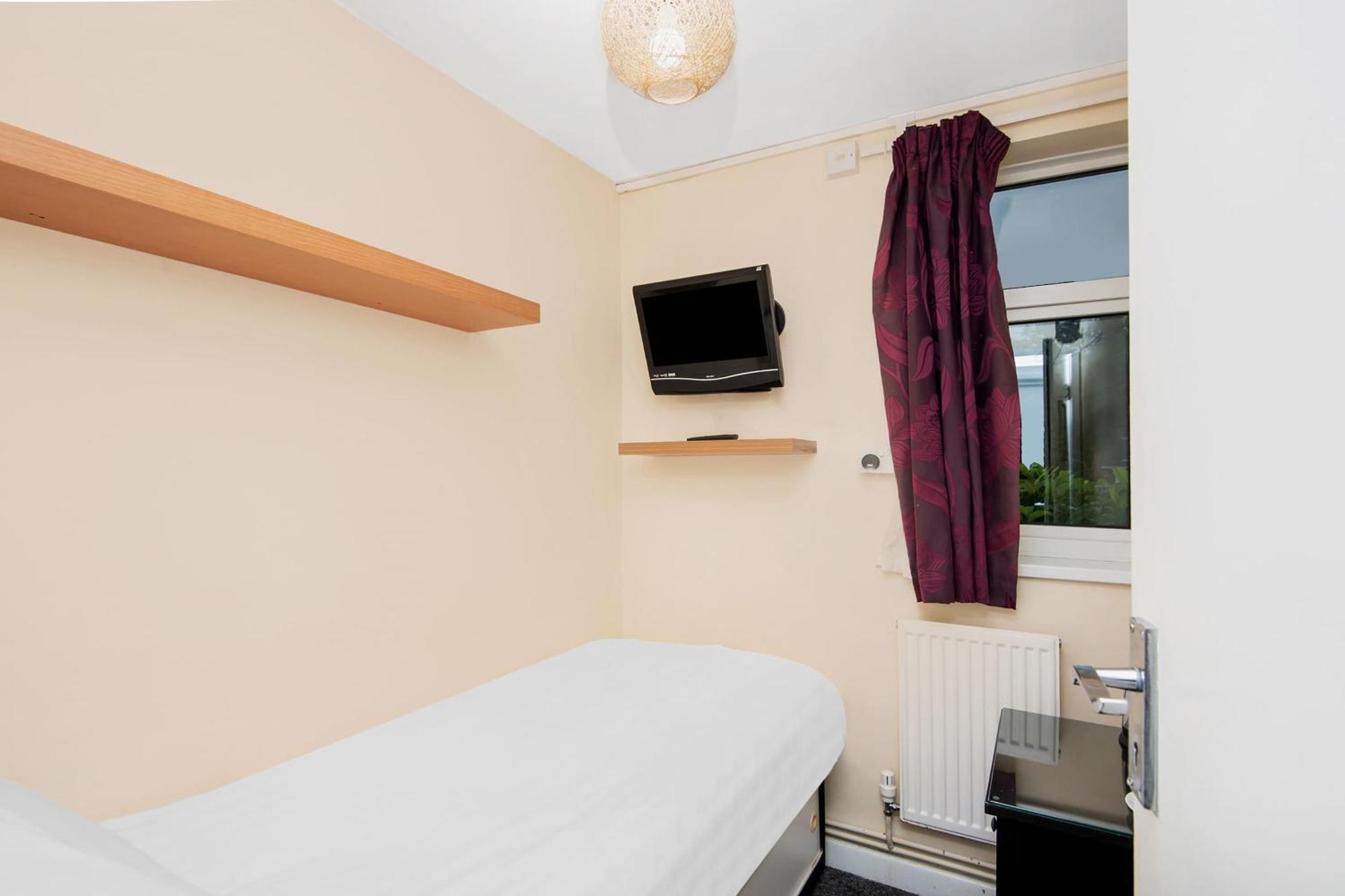 Chris'S Motel Stokenchurch Dış mekan fotoğraf