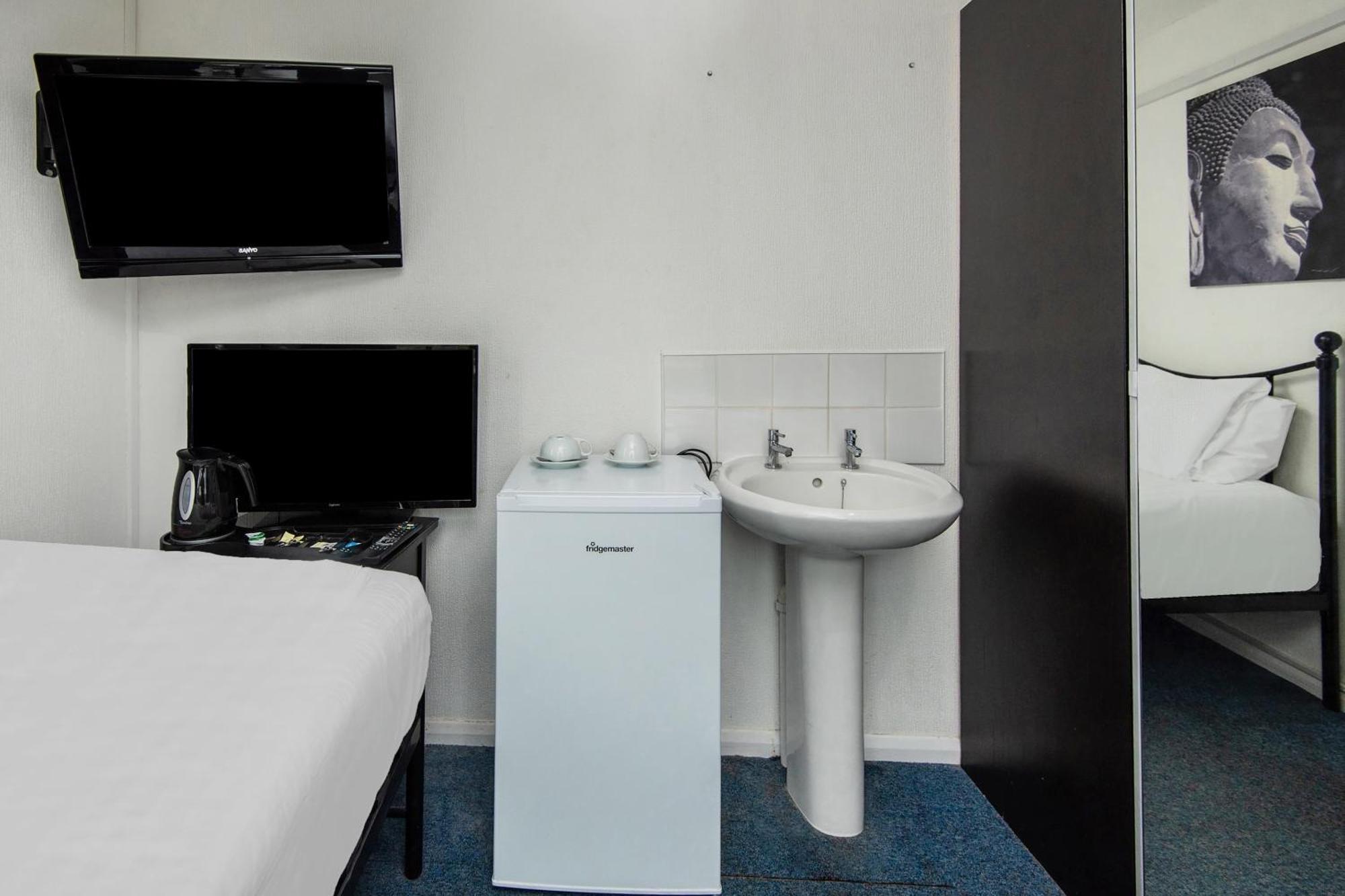 Chris'S Motel Stokenchurch Dış mekan fotoğraf
