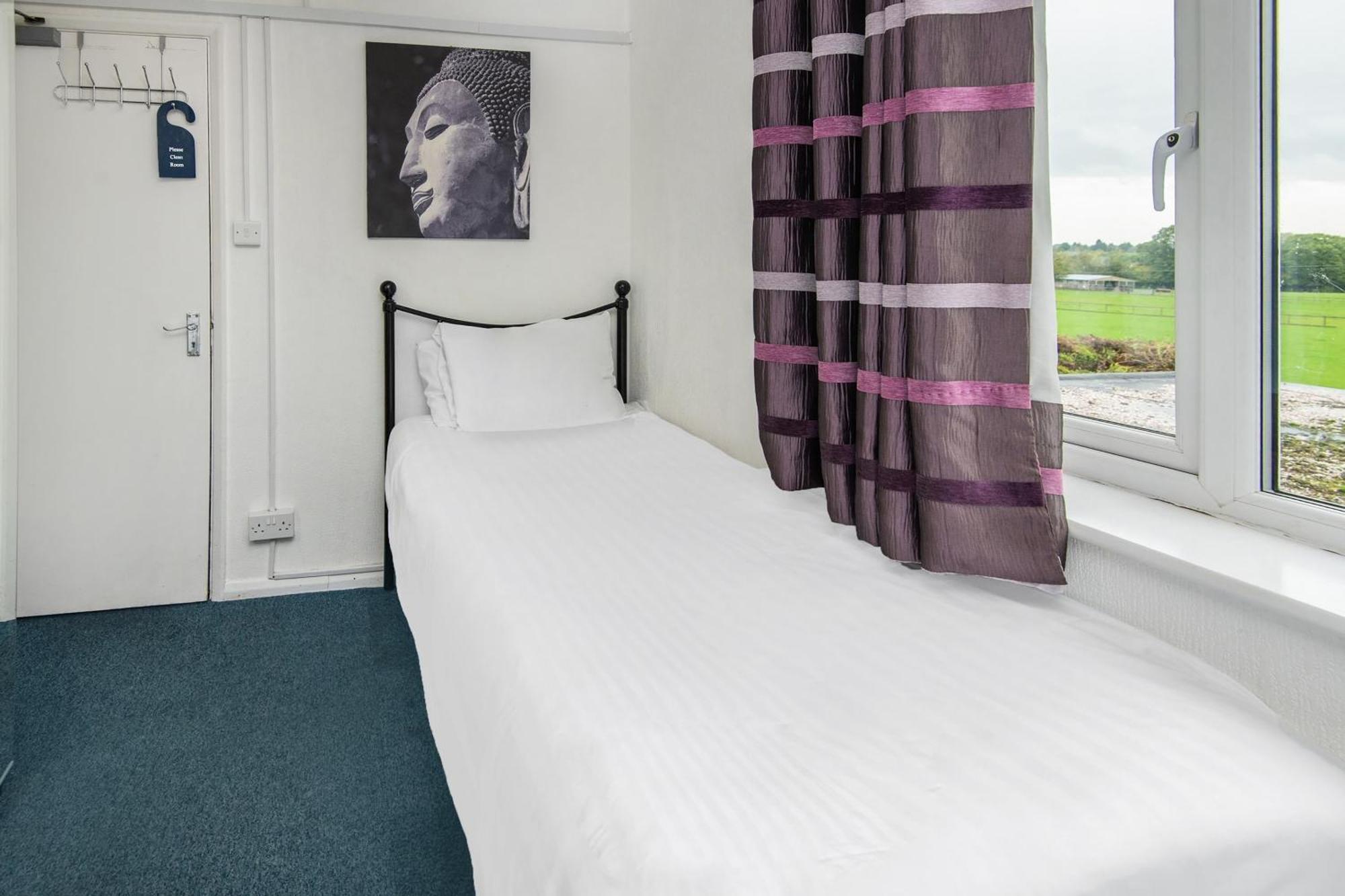 Chris'S Motel Stokenchurch Dış mekan fotoğraf