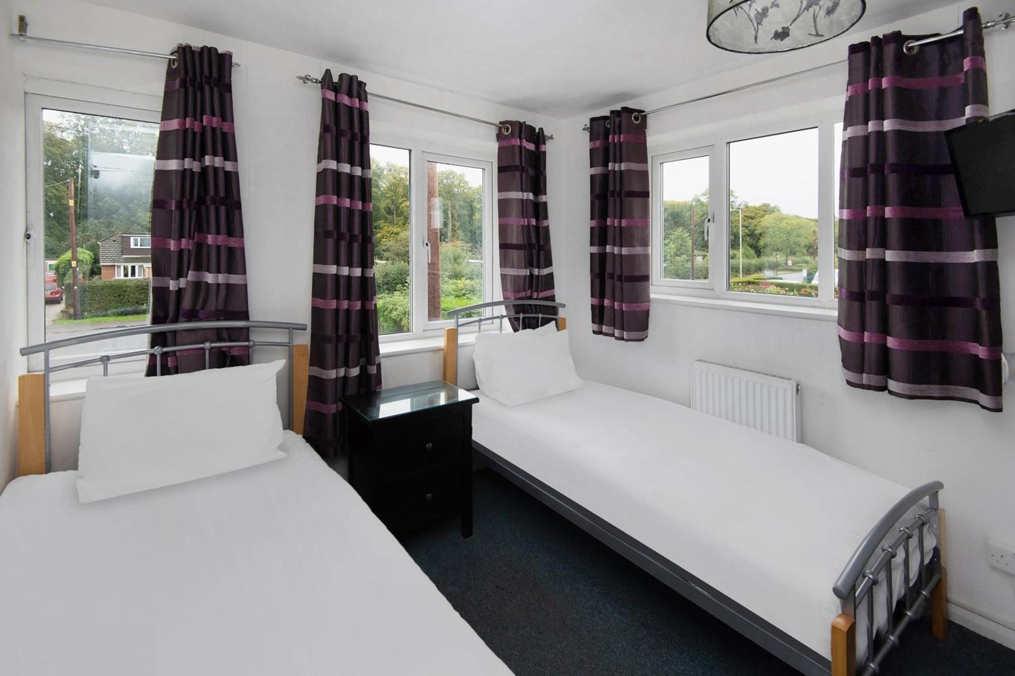 Chris'S Motel Stokenchurch Dış mekan fotoğraf