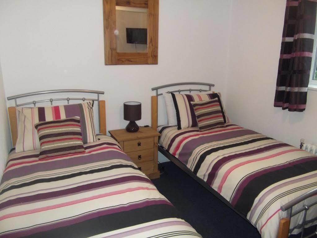 Chris'S Motel Stokenchurch Dış mekan fotoğraf