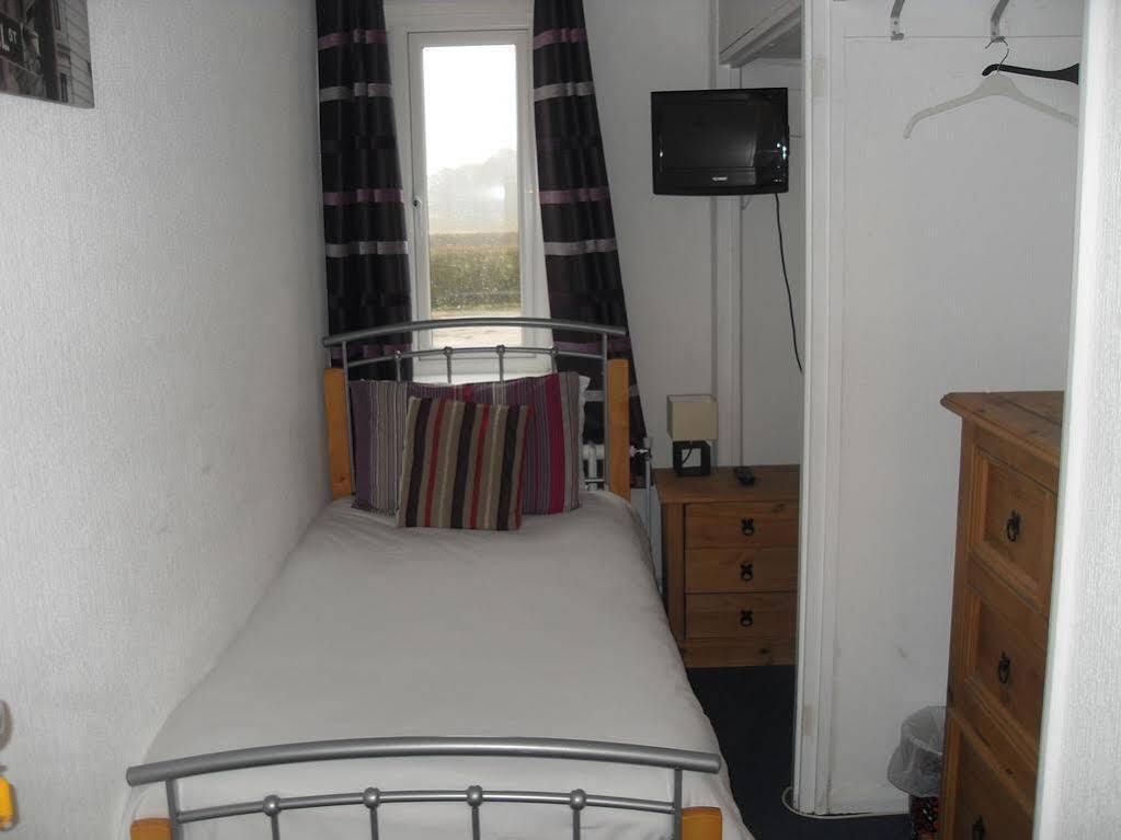 Chris'S Motel Stokenchurch Dış mekan fotoğraf